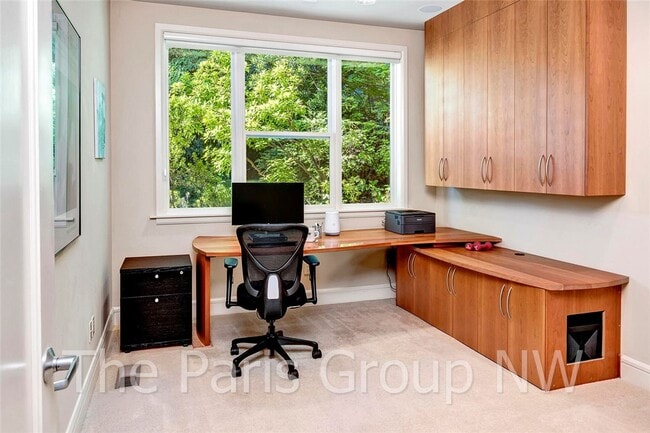 Building Photo - Extraordinary Custom Enatai Home *4min to DT Bellevue *High End Finishes * Central AC *EV Charger