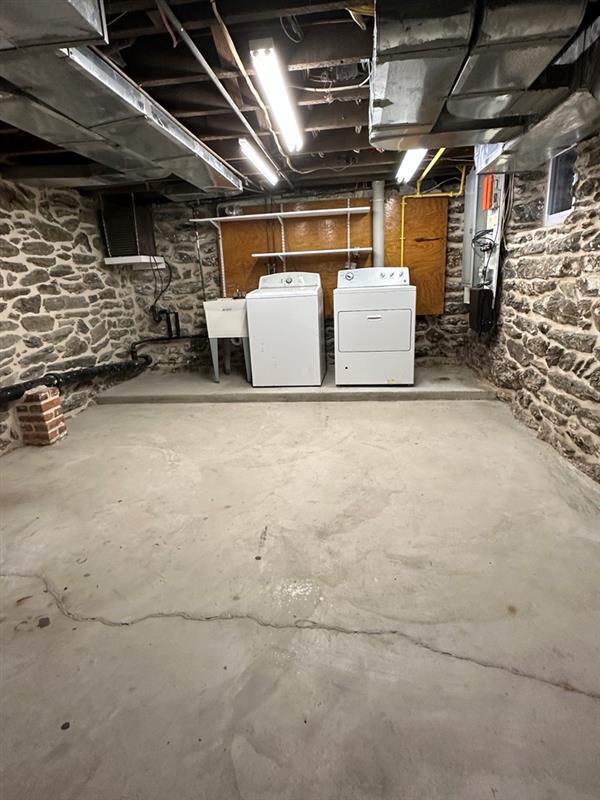 Building Photo - 11 N Warner Ave