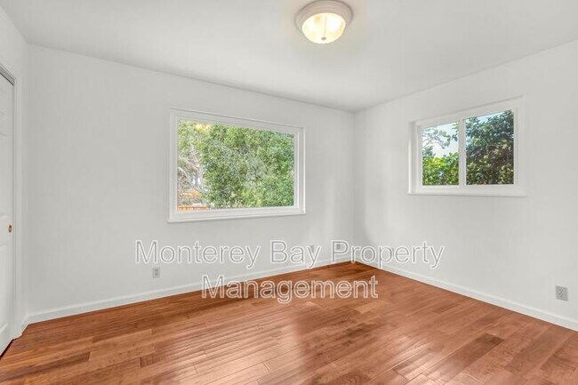 Building Photo - 2937 Lupin Ln