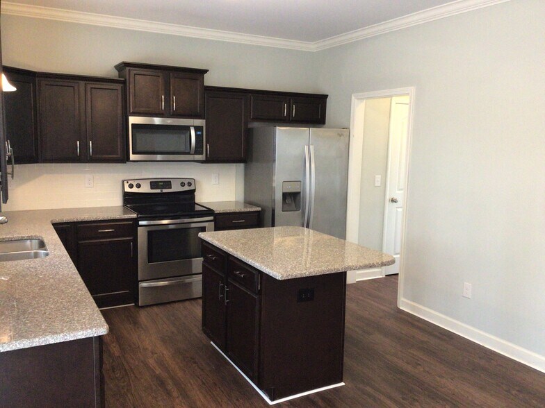 Building Photo - 2980 Cameron Village Ct