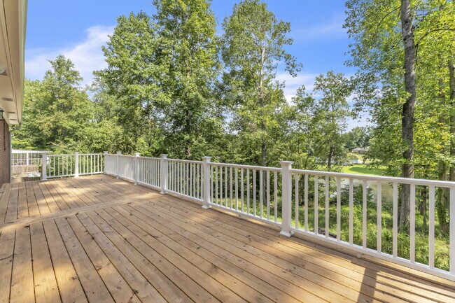 Building Photo - Spacious 4BR, 4BA Home with Lake Views in Belle Terre Acres $2,225/mo rent***