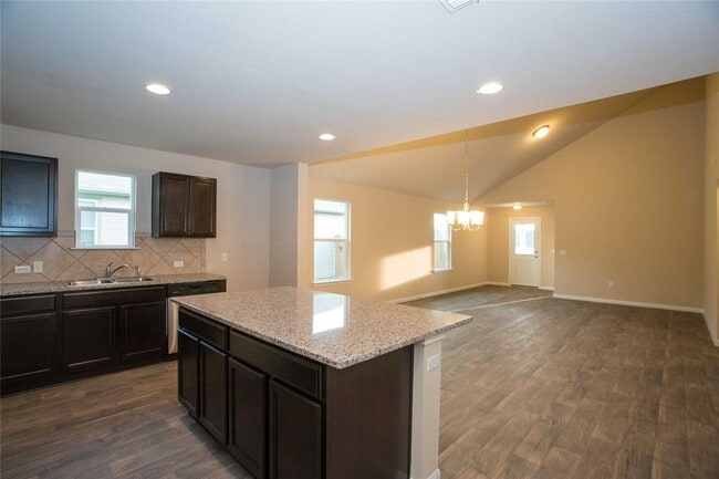 Building Photo - 708 Comal Run