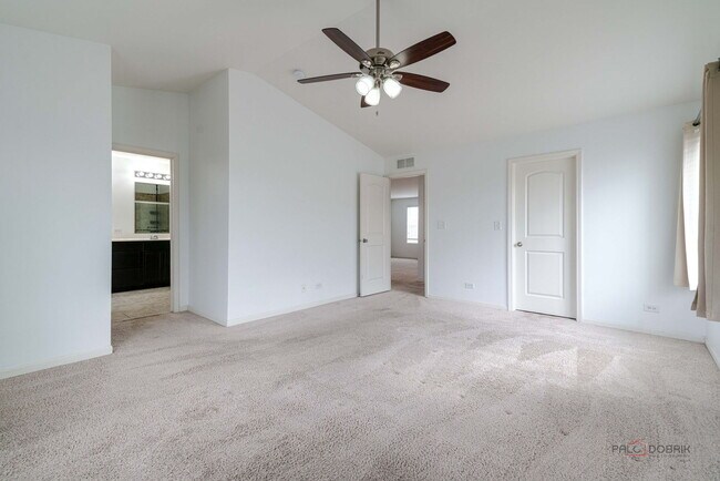 Building Photo - 202 Minuet Cir