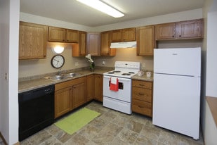 Interior Photo - Maplewood Bend