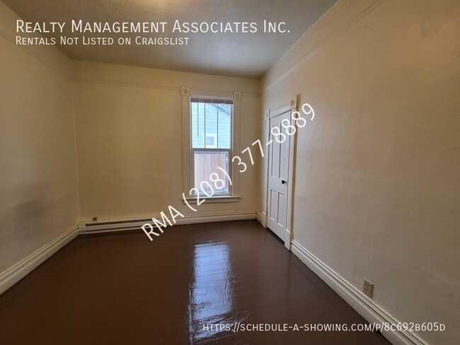 Building Photo - 1502 Heron St