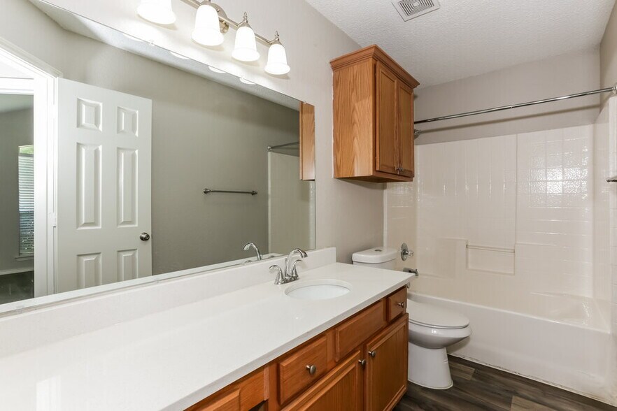 Building Photo - 1512 Fern Dr