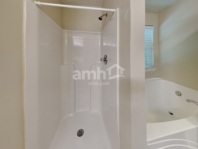 Building Photo - 204 Rankin Cir