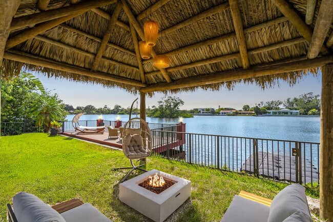 Building Photo - 19720 NE 26th Ave