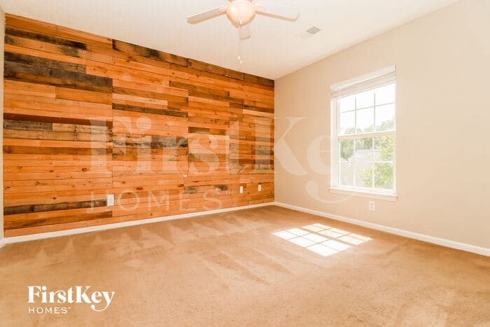 Building Photo - 110 Larkspur Dr