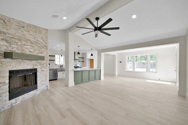 Building Photo - 6026 Willowbend Blvd