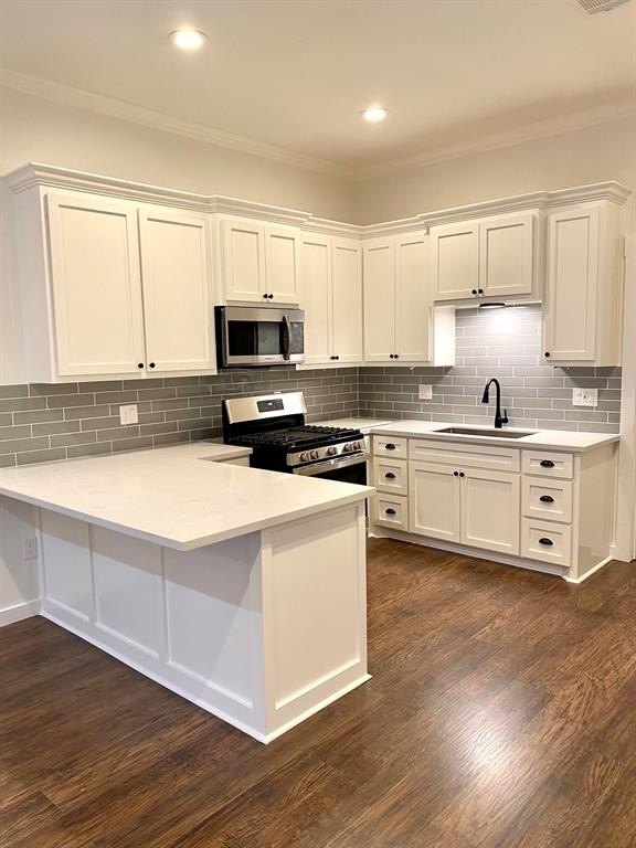 Building Photo - 12042 Carlsbad St