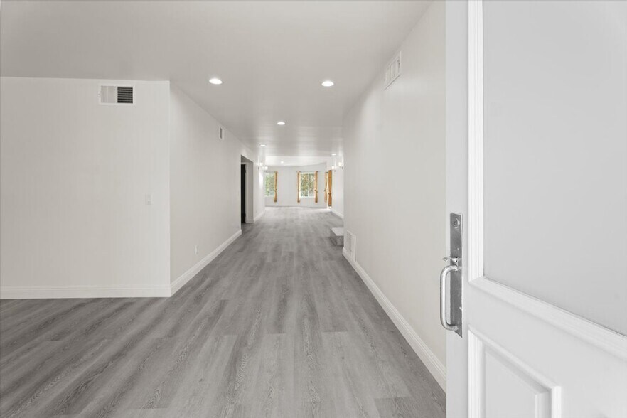 Building Photo - 2138 Midvale Ave