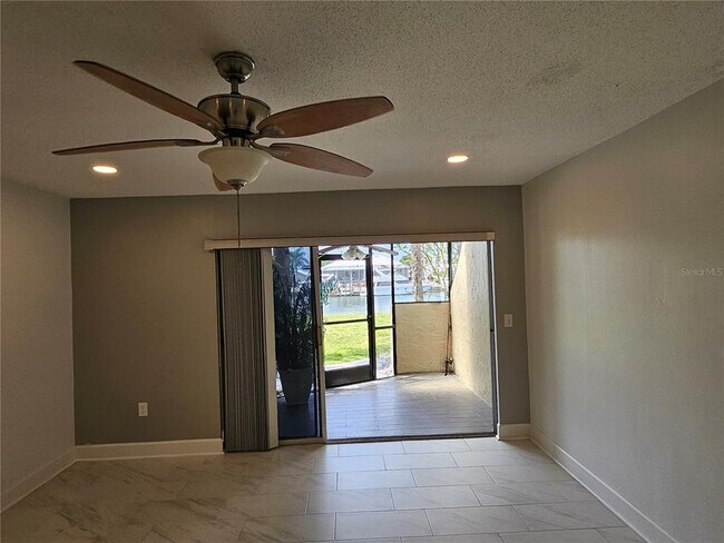 Building Photo - 1028 Apollo Beach Blvd