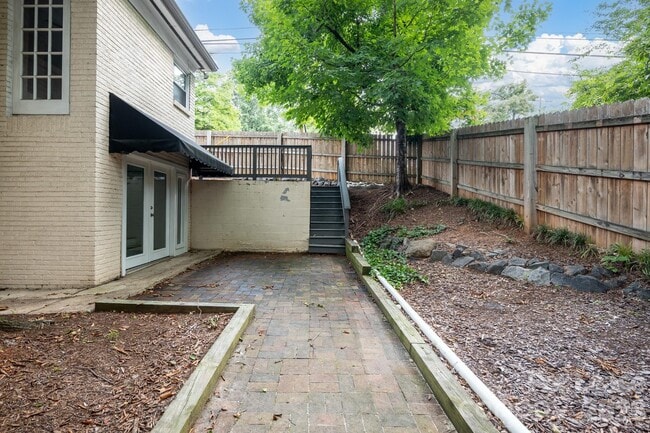 Building Photo - 2525 Runnymede Ln