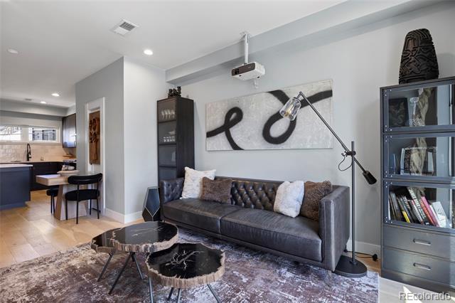 Building Photo - 3566 W 16th Ave