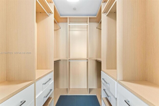 Building Photo - 1100 Biscayne Blvd