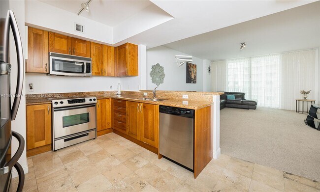 Building Photo - 1745 E Hallandale Beach Blvd