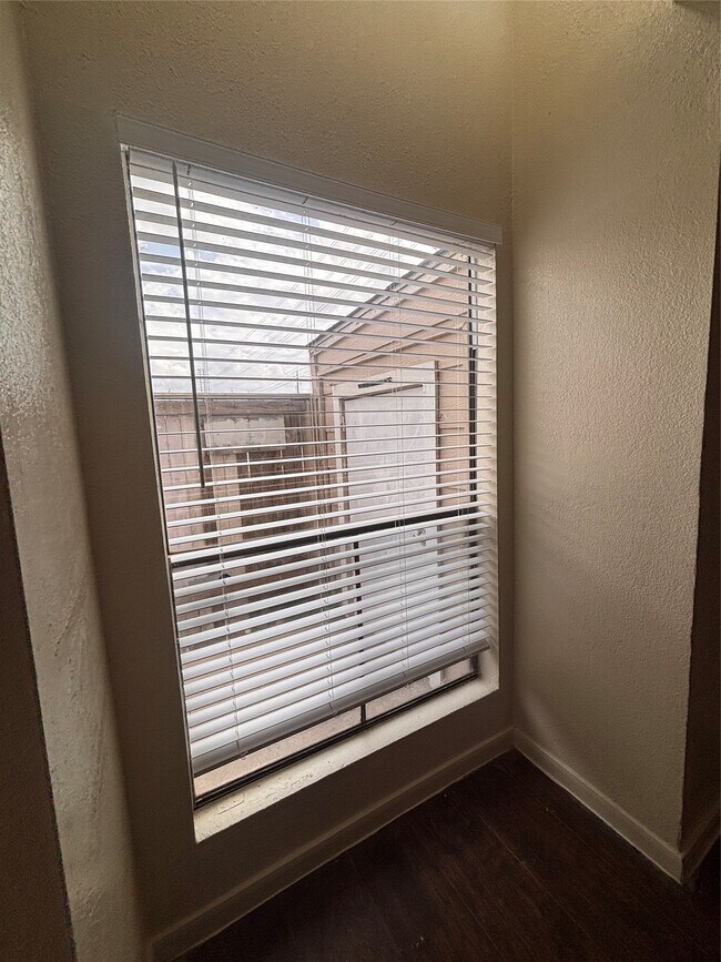 Building Photo - 2110 Wilcrest Dr