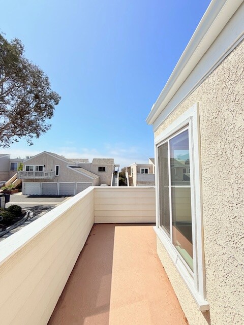 Building Photo - 24033 Vista Corona