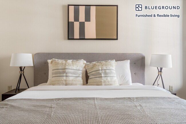 Building Photo - 39370 Civic Center Dr