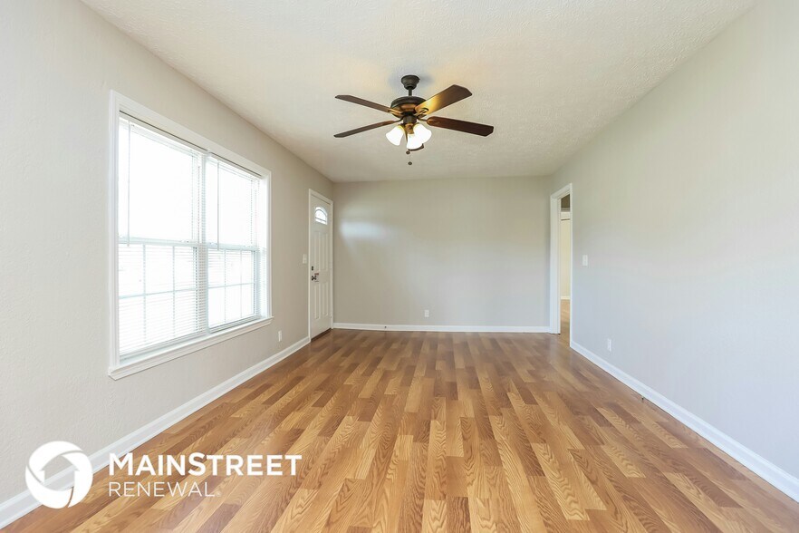 Building Photo - 380 Meadowview Dr