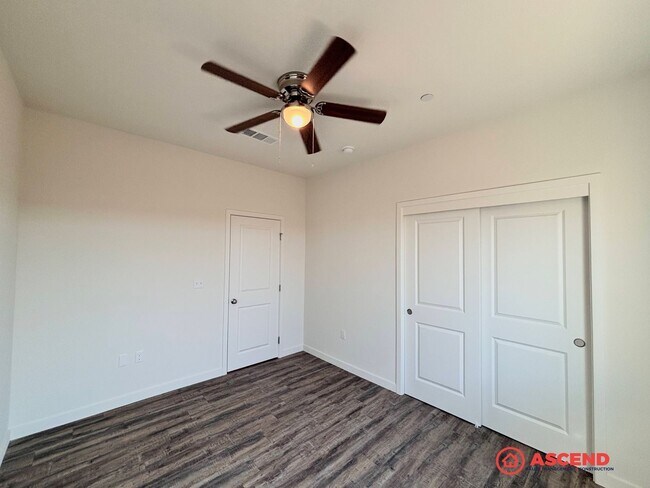 Building Photo - 6012 Curvy Hills Dr