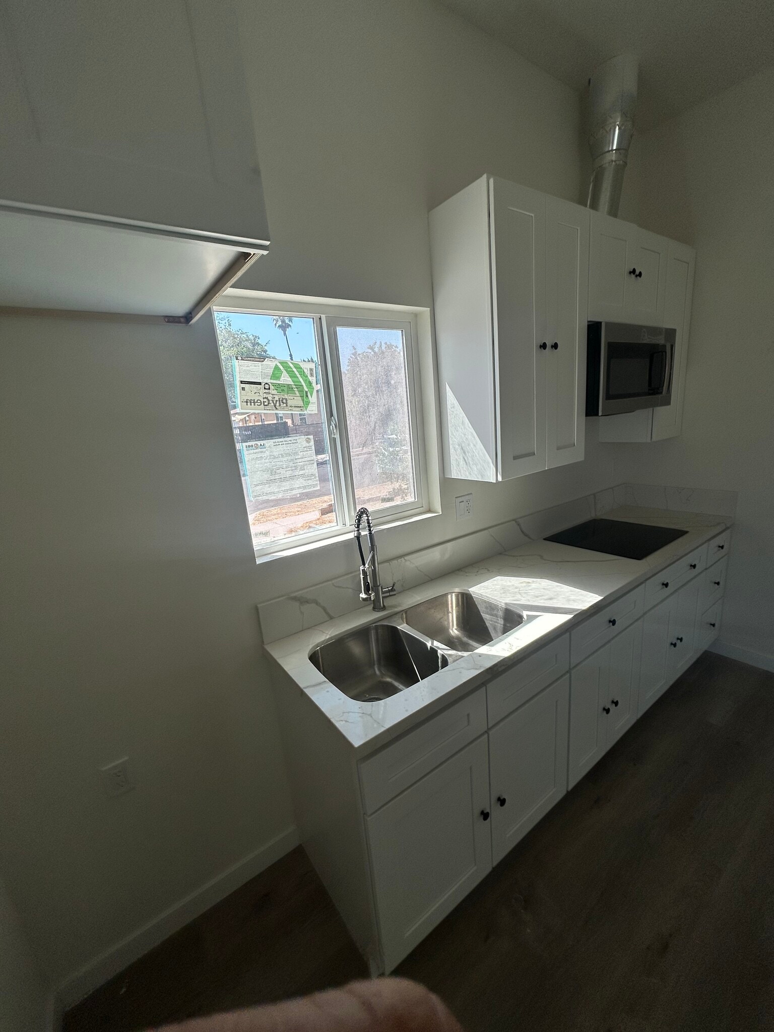 Building Photo - 7948 Aura Ave