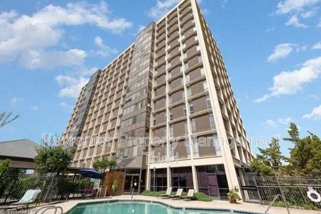 Building Photo - 1101 N Elm St