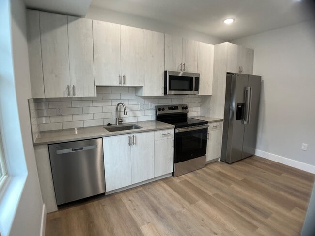 Building Photo - 3221 N 13th St