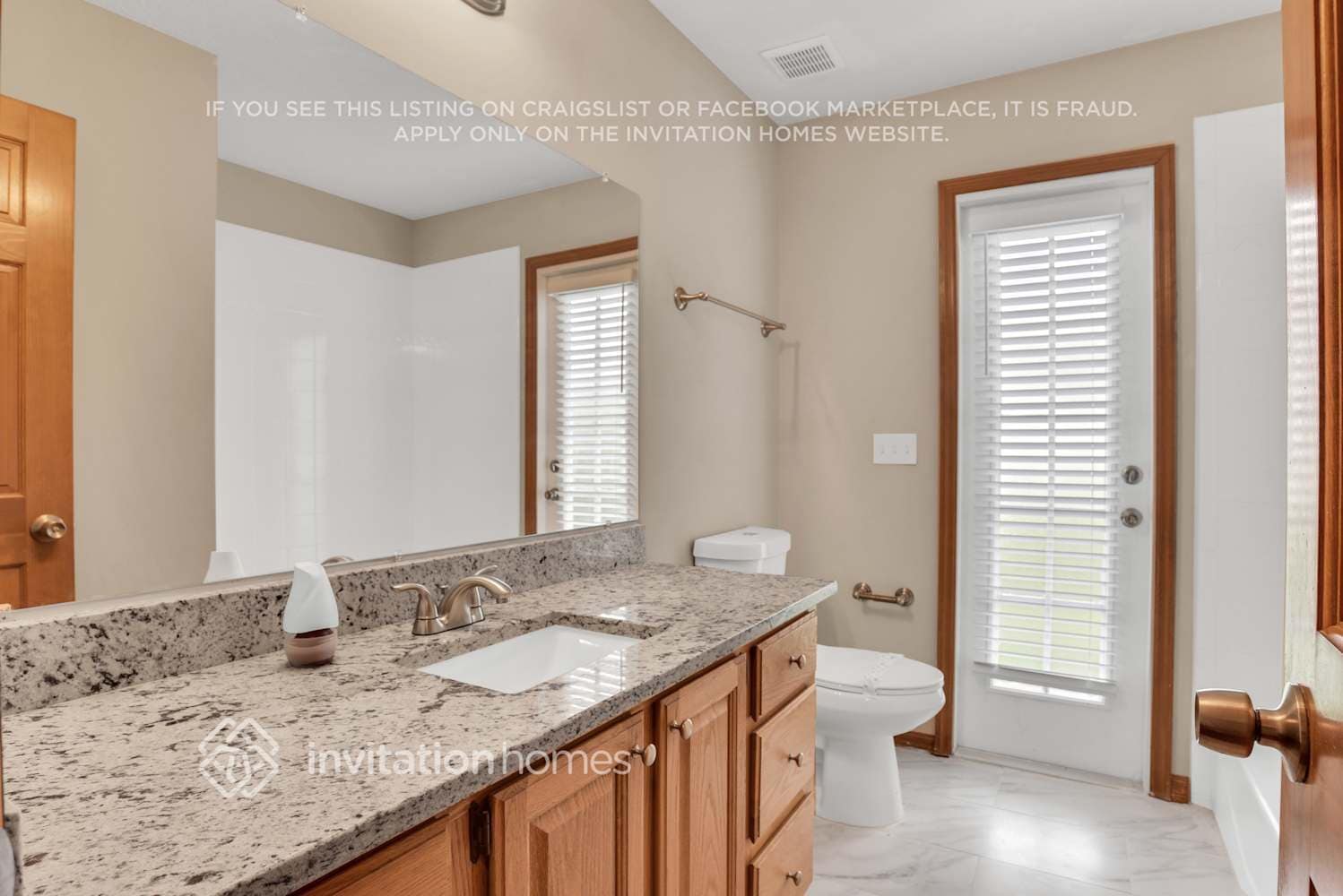 Building Photo - 10411 Myakka Dr