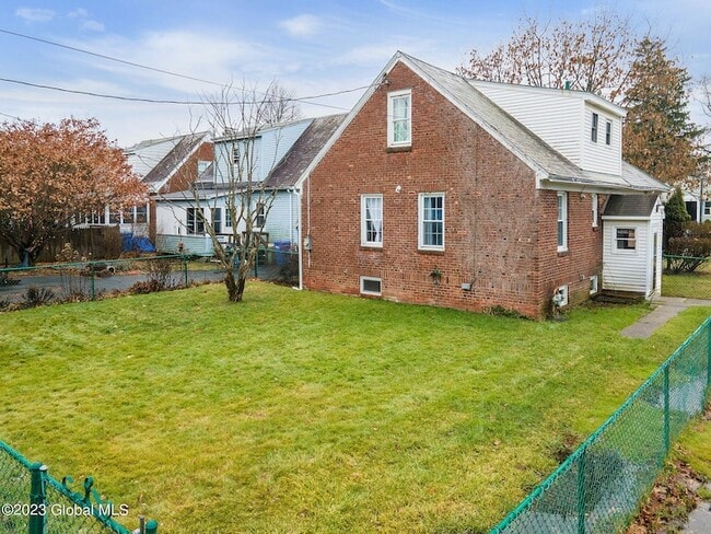 Building Photo - 25 Fordham Ct