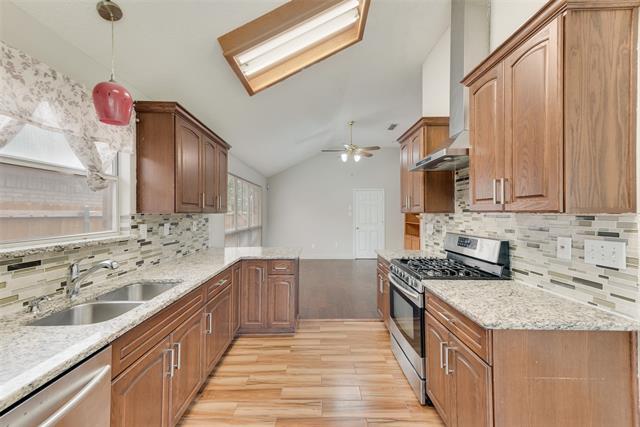 Building Photo - 323 Crestview Dr