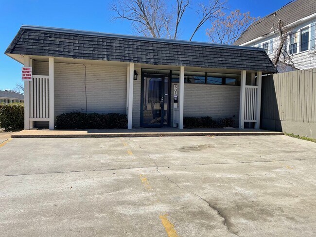 Primary Photo - TV23 3br/1.5 bath utilities included (you ...