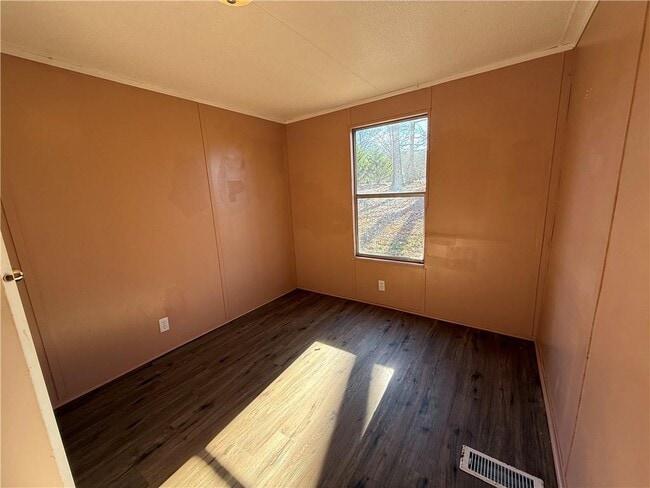 Building Photo - 129 Elza Dr