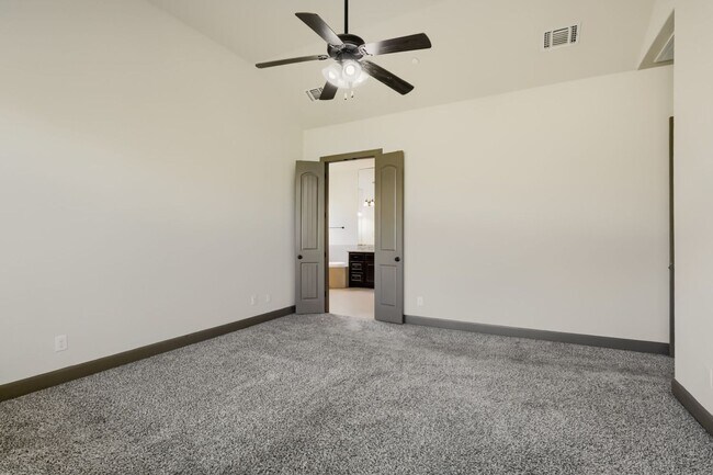 Building Photo - 5923 Dewdrop Ln