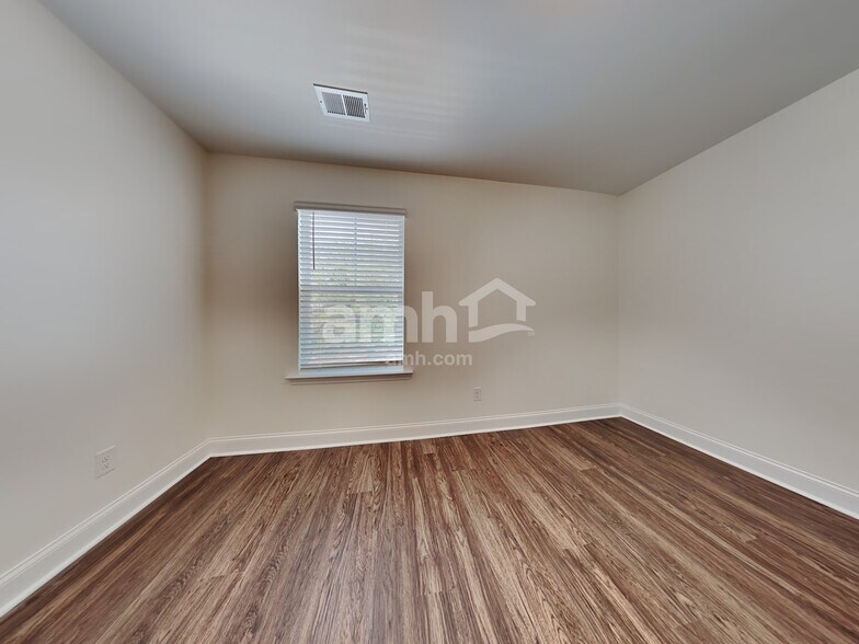 Building Photo - 1821 Produce Ln