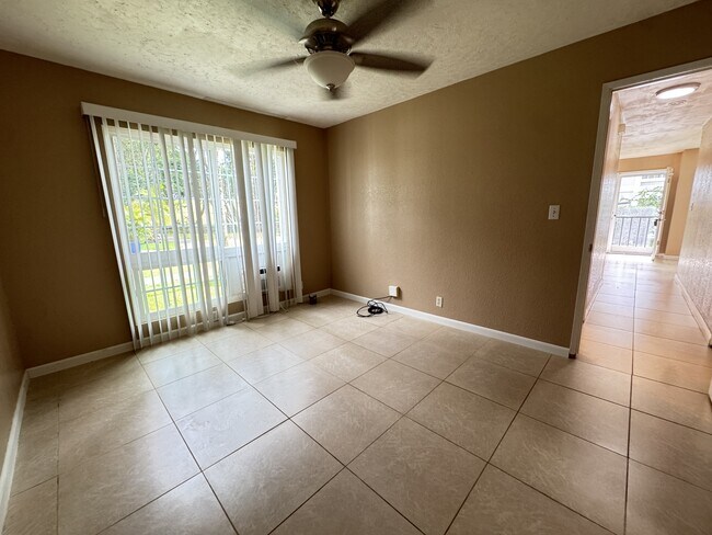 Building Photo - 46-1031-1031 Emepela Wy