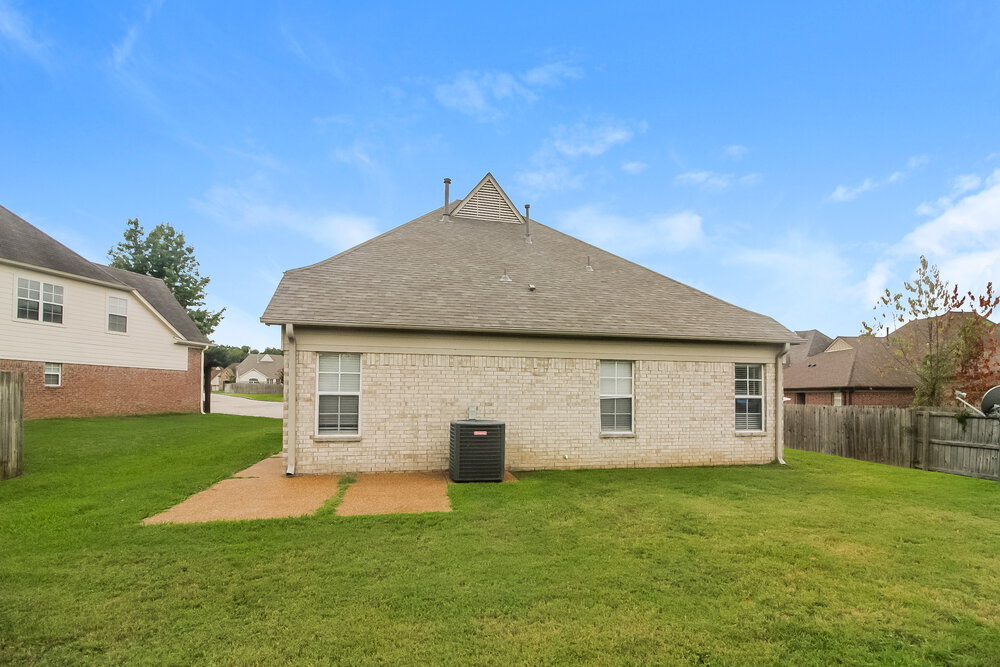 Building Photo - 4860 Stirrup Dr