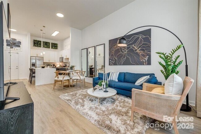 Building Photo - 205 S Kings Dr