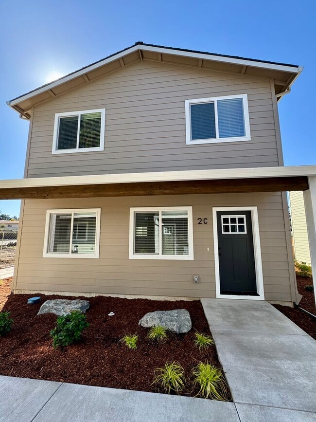 Building Photo - Newly Built 3 Bed, 2.5 Bath Cottage Homes with Free Wifi Internet