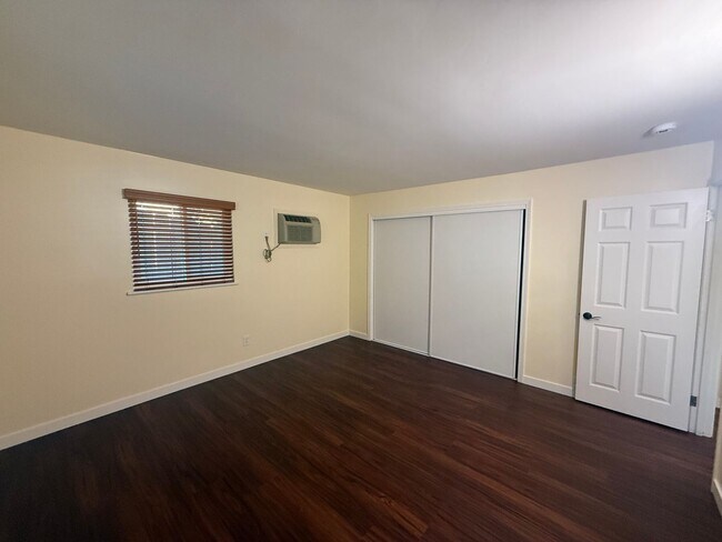 Building Photo - Stunning 2-bedroom, 1.5-bath Modern home in Vallejo with bountiful water views & walking distance...