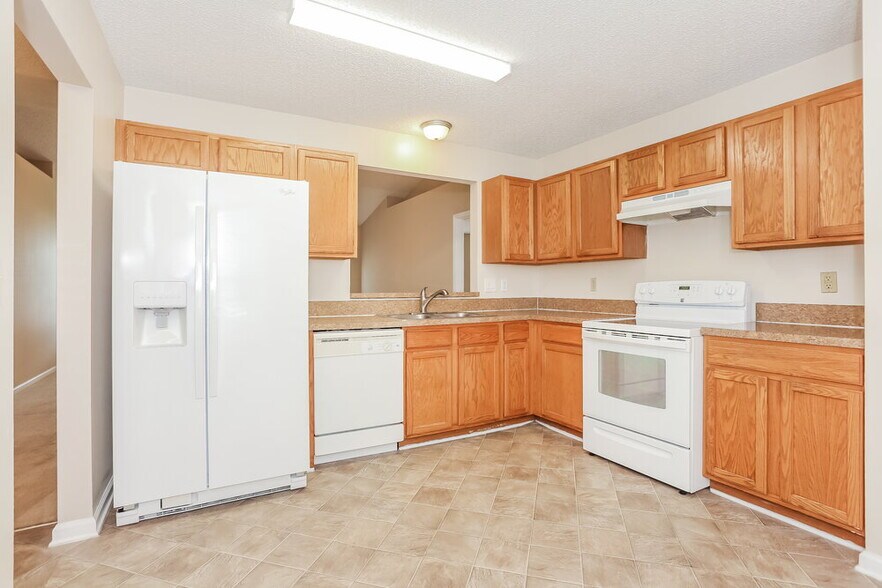 Building Photo - 2141 Ardencroft Dr