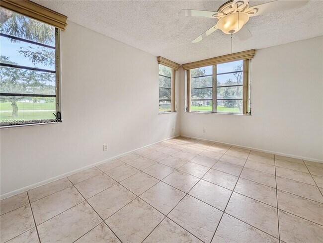 Building Photo - 9531 Seagrape Dr