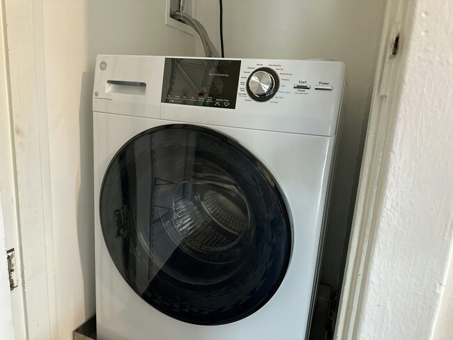 Building Photo - 2027-2029 Alfred Avenue, Unit 2029 B