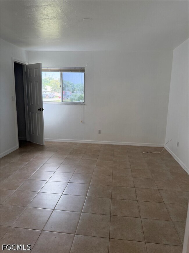 Building Photo - 2610 W Rd