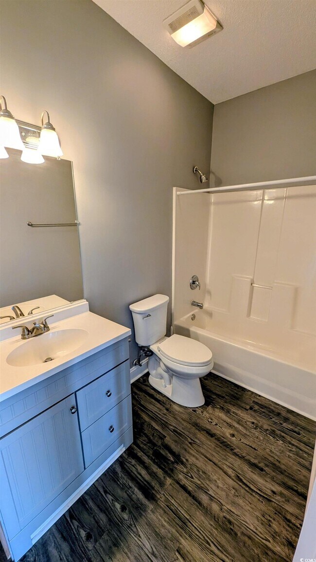 Building Photo - 5054 Belleglen Ct