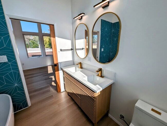 Building Photo - 720 San Pascual Ave