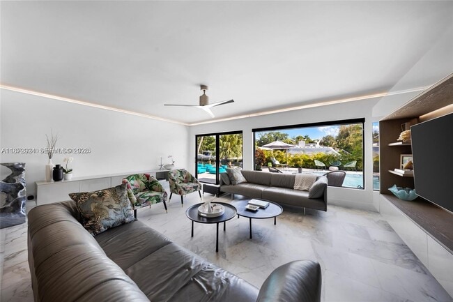 Building Photo - 1141 NE 90th St