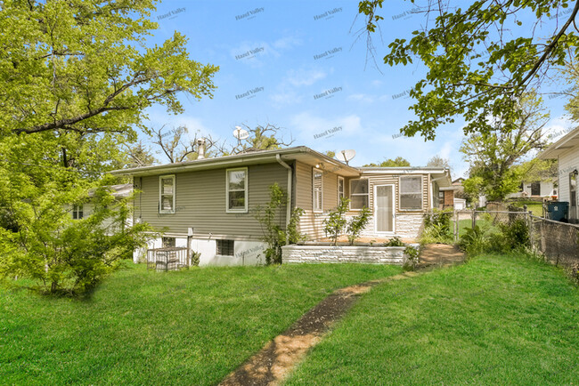Building Photo - 2564 Shirley Ave