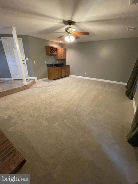 Building Photo - 8012 Merry Oaks Ct